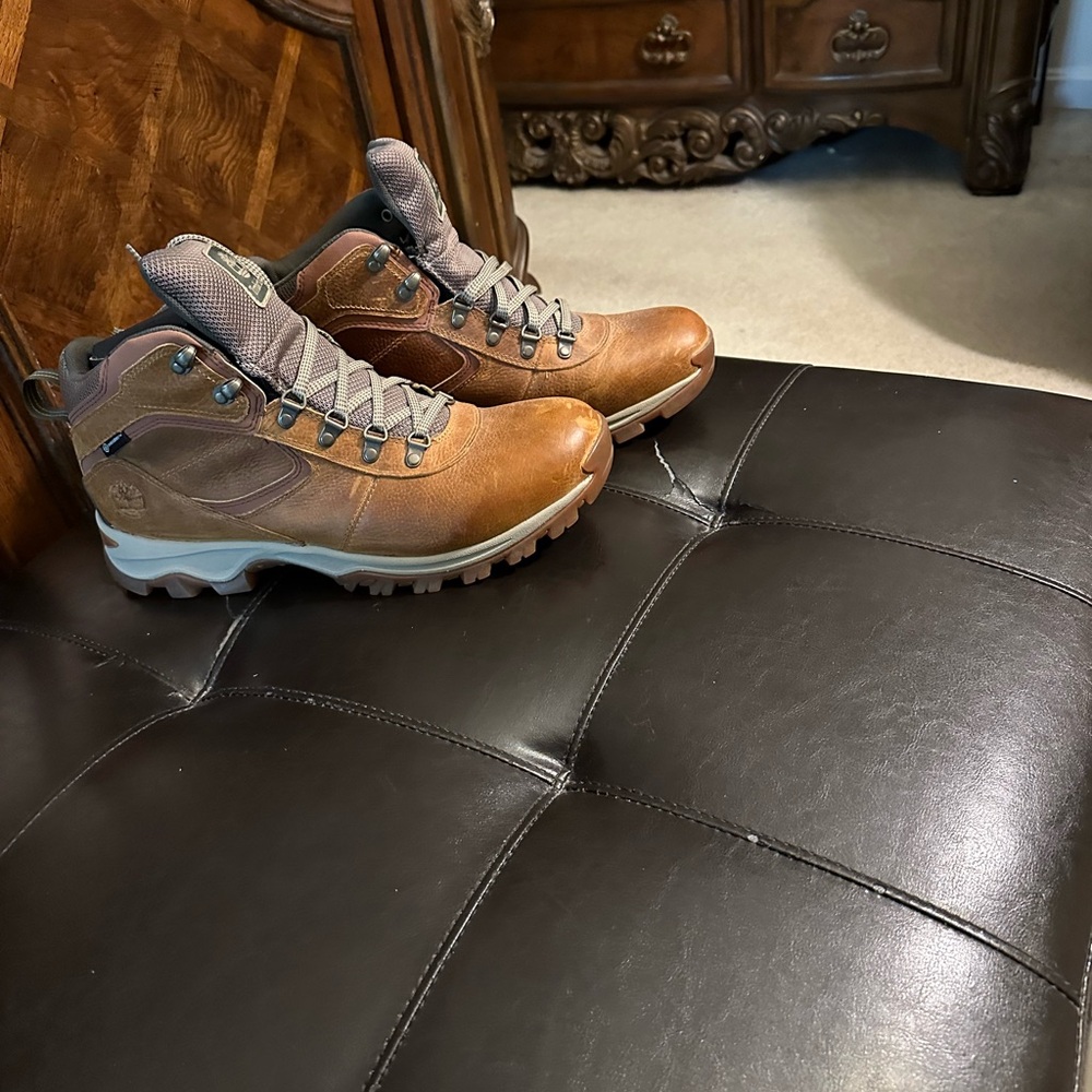 Men’s shoes.